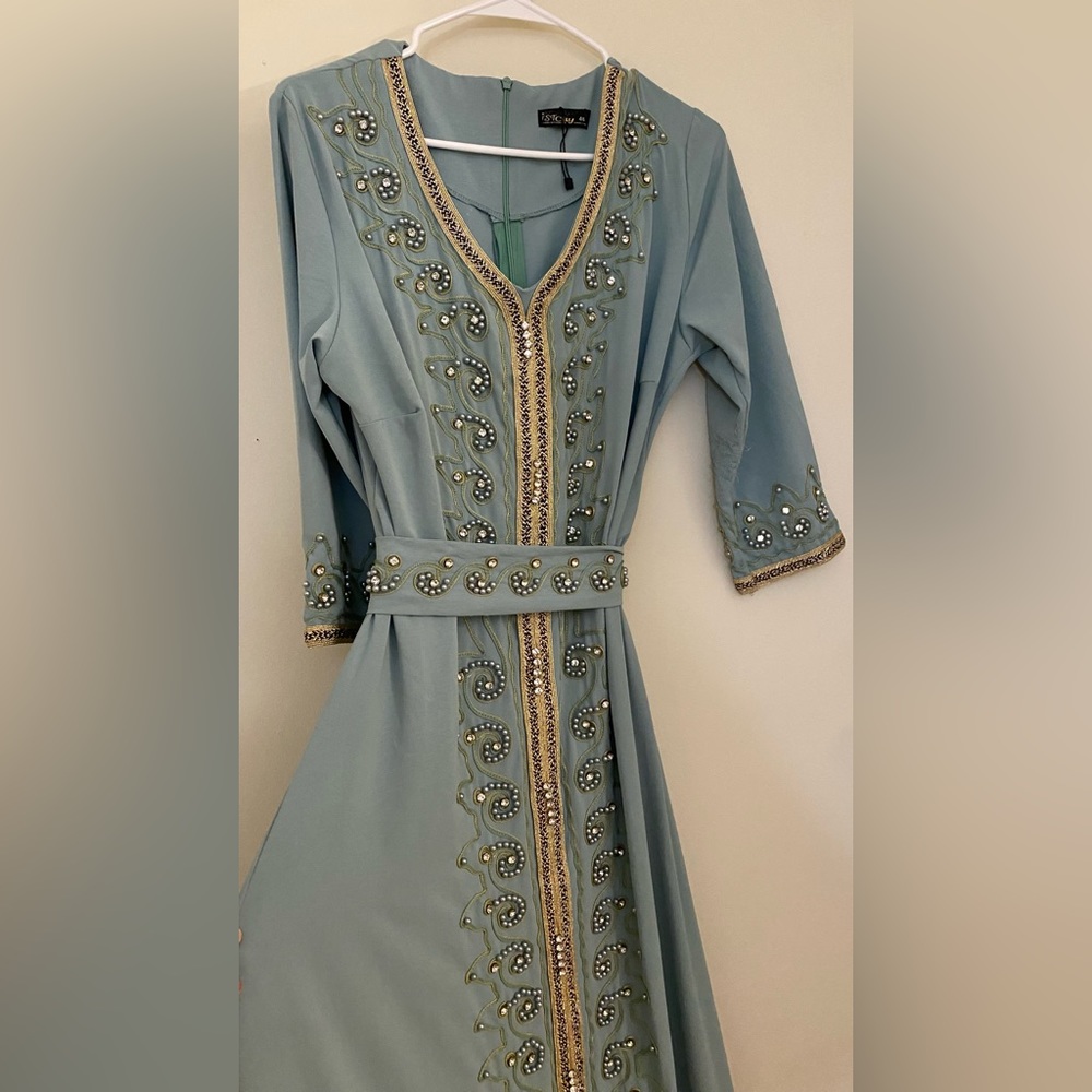 Luxurious Middle Eastern Dress. Evening wear/Event/Party/Celebration.